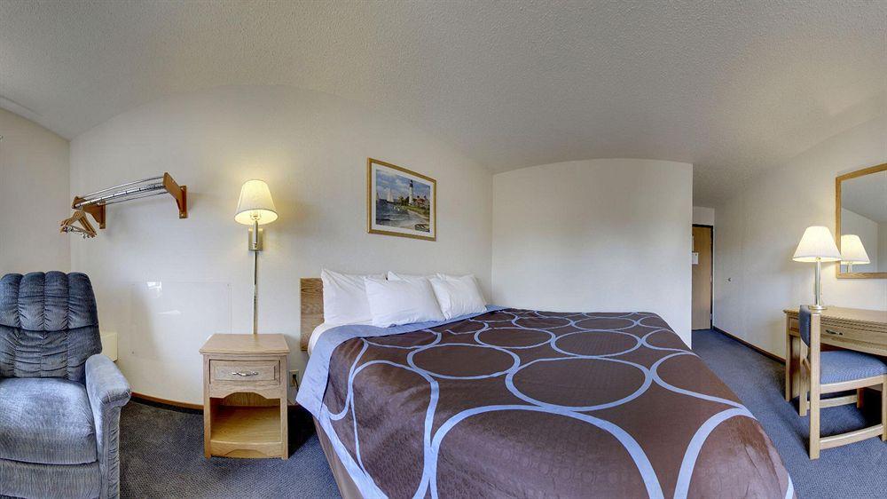 Super 8 By Wyndham Kirksville-University Area エクステリア 写真