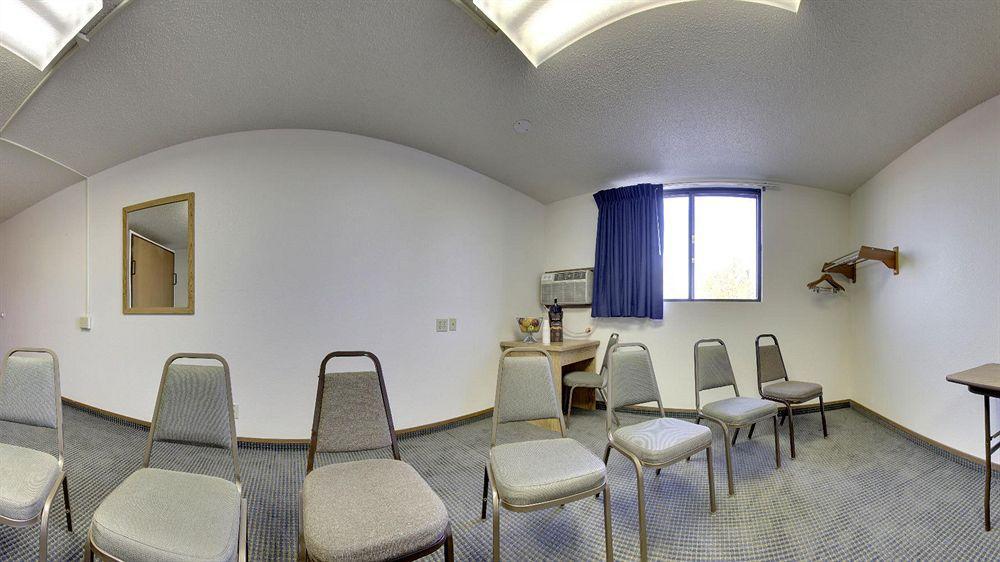 Super 8 By Wyndham Kirksville-University Area エクステリア 写真