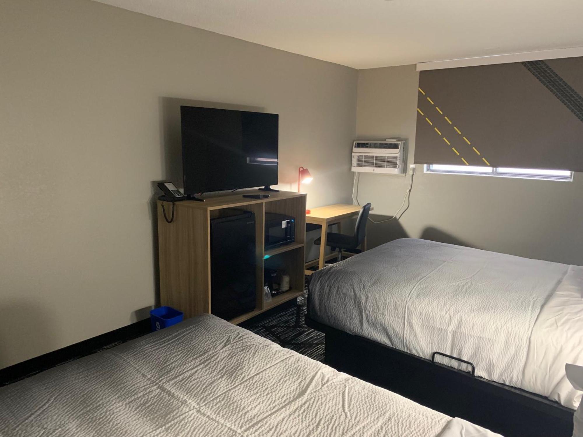 Super 8 By Wyndham Kirksville-University Area エクステリア 写真