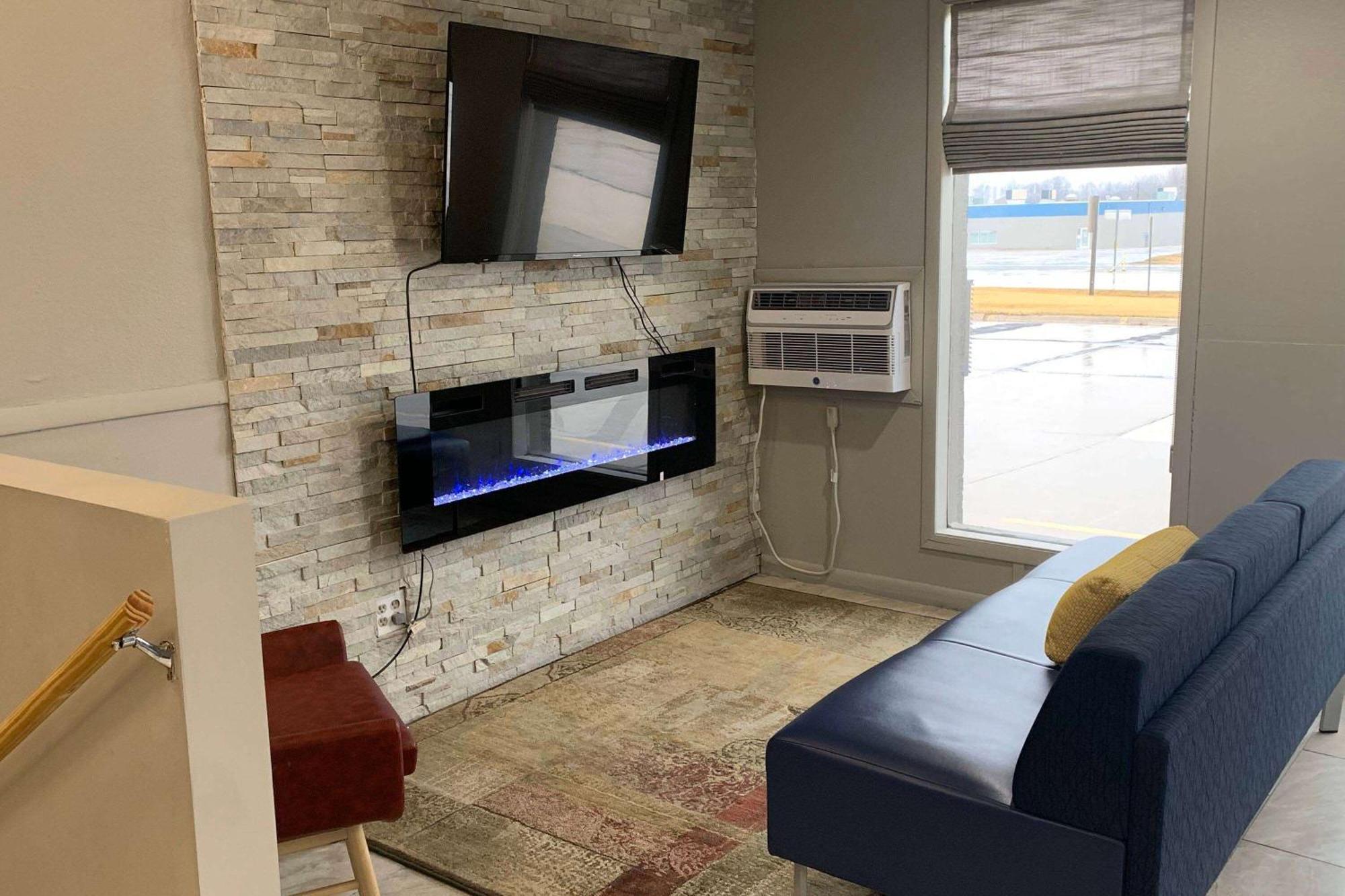 Super 8 By Wyndham Kirksville-University Area エクステリア 写真