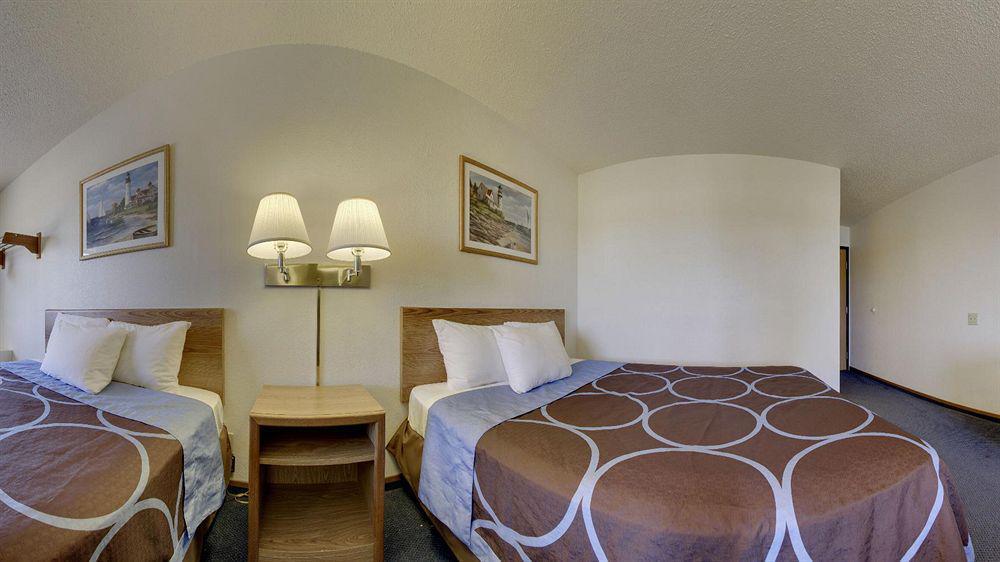 Super 8 By Wyndham Kirksville-University Area エクステリア 写真